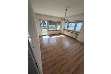 3 Zimmer Wohnung - 900,00&nbsp;EUR Kaltmiete, ca.&nbsp; 86,00&nbsp;m&sup2; in Wetzlar (PLZ: 35576) Altenberger Straße