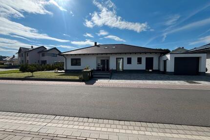 Moderner Bungalow - hochwertig ausgestattet mit Ausbaupotenzial - Hellenhahn-Schellenberg