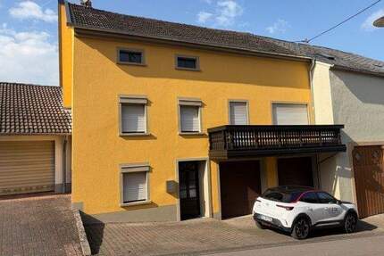 Familienfreundliches Haus in Wincheringen mit Balkon und Garten