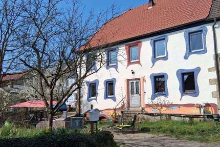 Haus zum Kaufen in Schiersfeld 240.000,00 € 232.64 m²