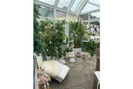 Exklusives Wohnen mit Garten, Küche, Wintergarten, Kachelofen und und und - Neunkirchen Innenstadt