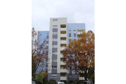 4-Zimmer-Wohnung mit Balkon und Tageslichtbad ab 16.05.2026 zu vermieten - Hanau Lamboy