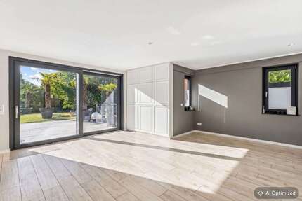 Wohnung zum Kaufen in Düsseldorf - Niederkassel 2.290.000,00 € 293 m²