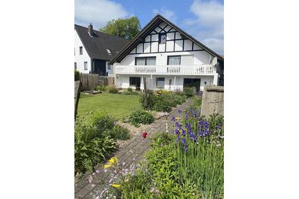 Wohntraum. Gepflegtes, großzügiges Zweifamilienhaus (Fürstenberg) - Bad Wünnenberg