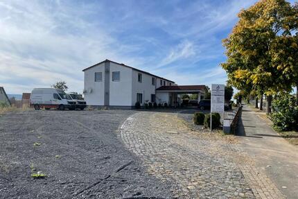 Mehrfamilienhaus + Gewerbeeinheit auf 2.343 m² Grundstück - Northeim