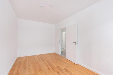 Moderne 2,5 Zimmer-Wohnung mit Balkon & Einbauküche in Düsseldorf-Rath