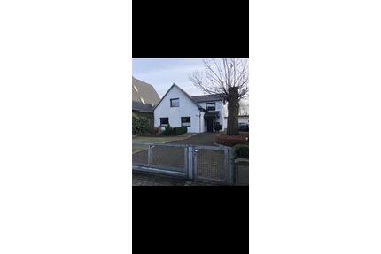 Einfamilienhaus zu vermieten - 3.200,00&nbsp;EUR Kaltmiete, ca.&nbsp; 160,00&nbsp;m&sup2; in Hamburg (PLZ: 22525) Stellingen