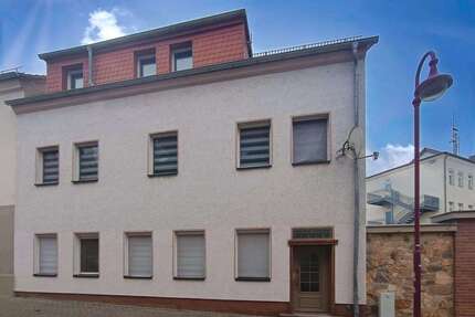 Haus zum Kaufen in Borna 220.000,00 € 185 m²