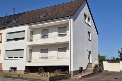 Gepflegtes Mehrfamilienhaus in Wadgassen-Hostenbach zu verkaufen