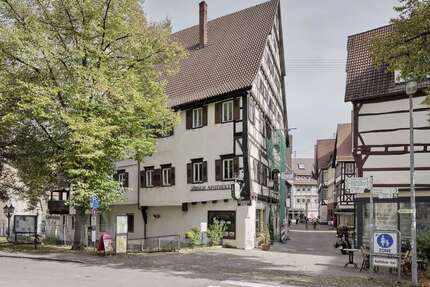 Haus zum Kaufen in Bad Urach 495.000,00 € 445 m²