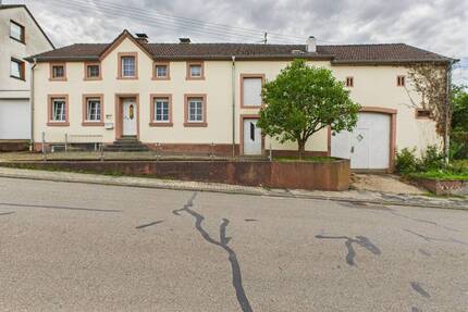 Sanierungsbedürftiges Einfamilienhaus mit Scheune. - Welschbillig