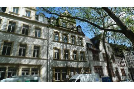 sanierte Altbauwohnung mit Balkon in der schönsten Straße Triers