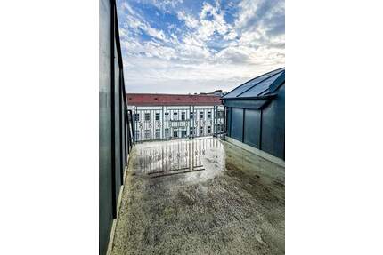 Bezugsfrei: 3-Zi-Whg mit Terrasse und Aufzug im Herzen von Moabit - Berlin