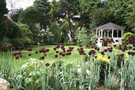 Haus zum Kaufen in Berlin 1.200.000,00 € 215 m²