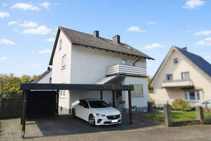 Zweifamilienhaus mit ausgebautem Dachgeschoss, aktuellen Heizungen und Dämmung - nahe Freibad - Hiddenhausen