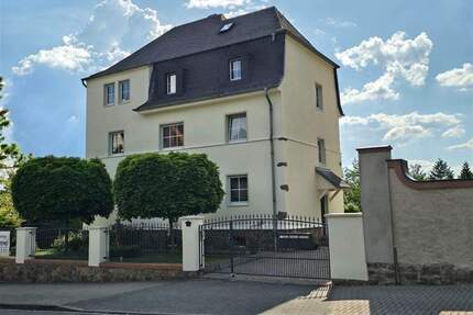 Mal kurz zu Fuß ins Theater, Kino, Schwimmbad, Restaurant oder zum Einkaufen!! Saniertes Wohnhaus in guter Innenstadtlage mit Kamin, Garage und Garten - Döbeln