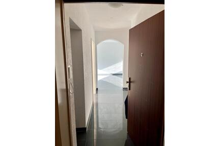 Schöne 3-Zimmer-Wohnung mit Balkon und Einbauküche - Ludwigshafen am Rhein Edigheim