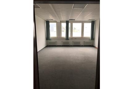 Büros zu vermieten ab sofort - 320,00&nbsp;EUR Kaltmiete, ca.&nbsp; 600,00&nbsp;m&sup2; in Stuttgart (PLZ: 70376) Bad Cannstatt