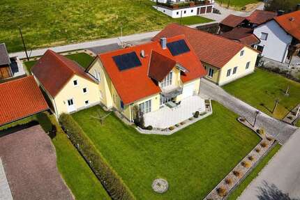 Haus zum Kaufen in Hausen 875.000,00 € 218 m²