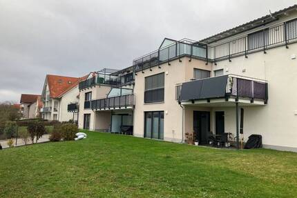 Neuwertige Erdgeschosswohnung mit Tiefgarage - Salz