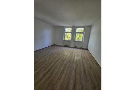 5 Zimmer Wohnung zu vermieten - 1.000,00&nbsp;EUR Kaltmiete, ca.&nbsp; 123,00&nbsp;m&sup2; in Oberhausen (PLZ: 46117) Osterfeld