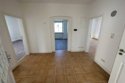 Renov. & Zentral 95qm 3-Zimmer Wng tolle Wohnküche 3er WG-geeignet mit Garten in Amberg