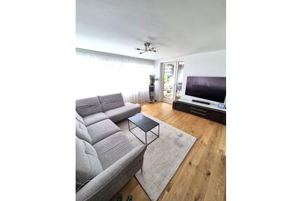 Stilvoll modernisierte 3-Zimmerwohnung mit Poolbereich im grünen - Starnberg