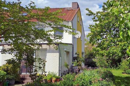 Reihenendhaus, großer Garten, sehr ruhige Lage - Lübeck Kücknitz