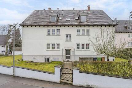 Schöne 2,5-Zimmer-Dachgeschosswohnung in ruhiger Lage am Feldrand - Stuttgart / Zuffenhausen