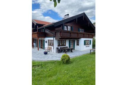 Haus zu vermieten - 2.700,00&nbsp;EUR Kaltmiete, ca.&nbsp; 215,00&nbsp;m&sup2; in Samerberg (PLZ: 83122)