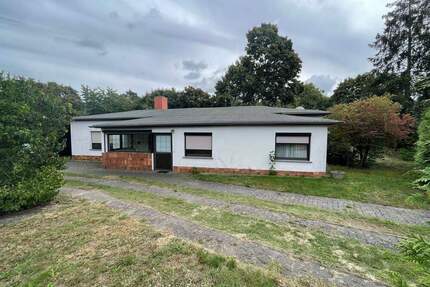 EFH in Wolmirstedt , OT Farsleben mit großem Grundstück, Garage und Nebengelaß