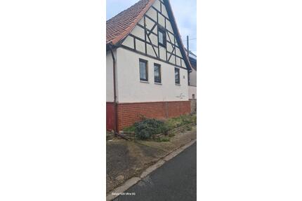 Haus in Ländlicher Gegend - 16.000,00&nbsp;EUR Kaufpreis, ca.&nbsp; 80,00&nbsp;m&sup2; in Weißensee (PLZ: 99631)