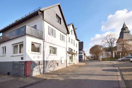 Haus zum Mieten in Buseck 1.400,00 € 172 m²