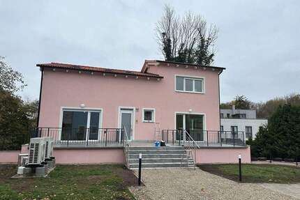 ! DG Wohnung mit sehr großzügiger Terrasse ! - Berlin Altglienicke