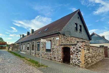 Haus zum Kaufen in Zörbig OT Löberitz 99.000,00 € 90 m²