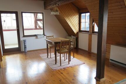 Sonnige DG-Wohnung mit überdachtem Balkon, ideal für 2 Personen - Wildberg