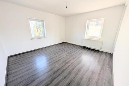 **Jetzt zugreifen: +Laminat +weiße Wände +neues Tageslichtbad +eigener Garten +großzügig** - Marl Alt-Marl