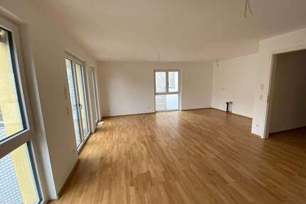Wohnung zum Mieten in Landshut 1.500,00 € 121.43 m²