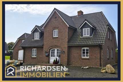 Haus zum Kaufen in Neukirchen 519.000,00 € 251.76 m²