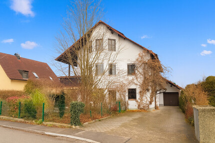 WINDISCH — Frisch renoviert und mit besonderer Architektur — 3-Zimmer-DG-Wohnung — bezugsfrei! - Fürstenfeldbruck