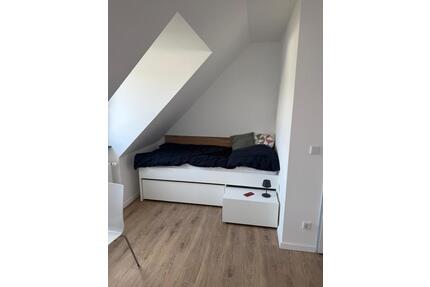 Direkt einziehen! Voll möbliertes Apartment gegenüber Uni Essen!