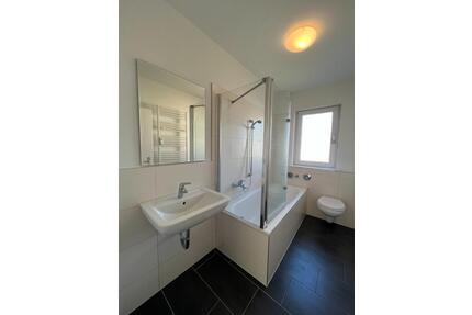 WOHNEN WIE IM PARADIES - Sanierte 3-Raumwohnung mit moderner EBK & Bad - Wolfsburg Alt-Wolfsburg