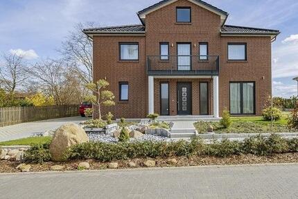 Moderne Villa als Doppelthaushälfte mit 5 Zim. in Hamburg Nähe - Hanstedt