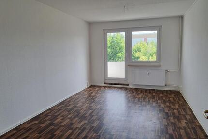 Familienwohnung mit Ausblick! - 450,00&nbsp;EUR Kaltmiete, ca.&nbsp; 88,76&nbsp;m&sup2; in Gera (PLZ: 07549) Lusan
