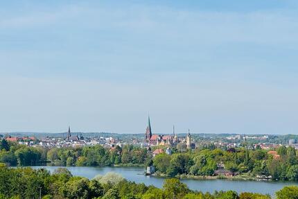 Helle moderne 2 & 3 Zimmer Wohnungen in Schwerin