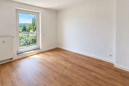 Wohnung zum Mieten in Gera 375,00 € 67.33 m²