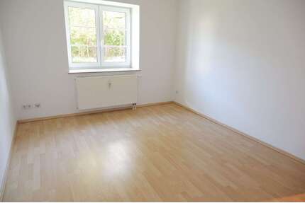 Wohnung zum Mieten in Chemnitz 220,00 € 36.2 m²
