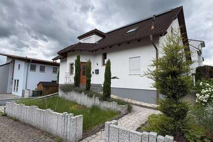 Haus zum Kaufen in Niefern-Öschelbronn 599.000,00 € 183 m²