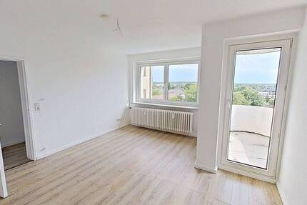 Moderne 2-Zimmer-Wohnung mit EBK, sonnigem BALKON und tollem Ausblick - Flensburg Südstadt