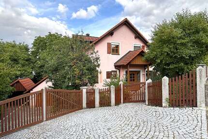 Haus zum Kaufen in Wilhelmsdorf 649.000,00 € 151.9 m²